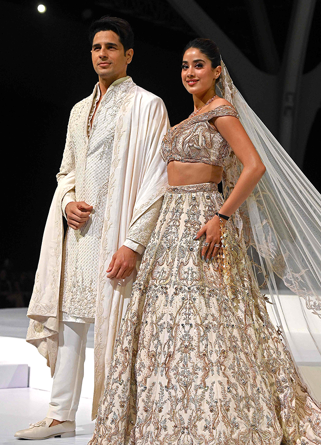 Fashion Designer Gaurav Gupta Bridal Couture Show Photos13