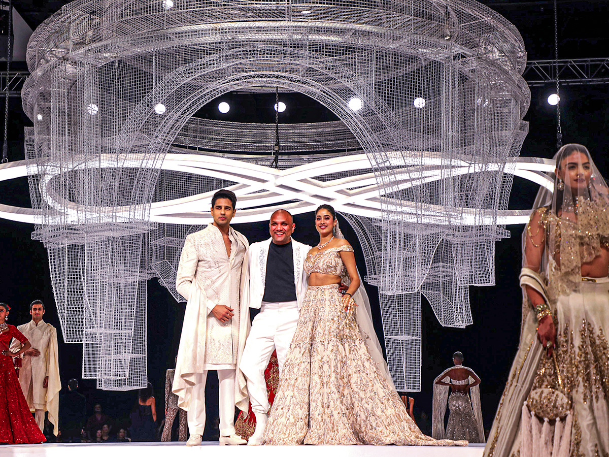 Fashion Designer Gaurav Gupta Bridal Couture Show Photos7