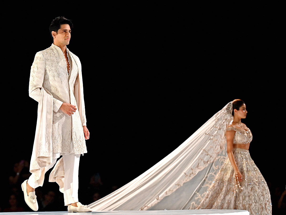 Fashion Designer Gaurav Gupta Bridal Couture Show Photos8