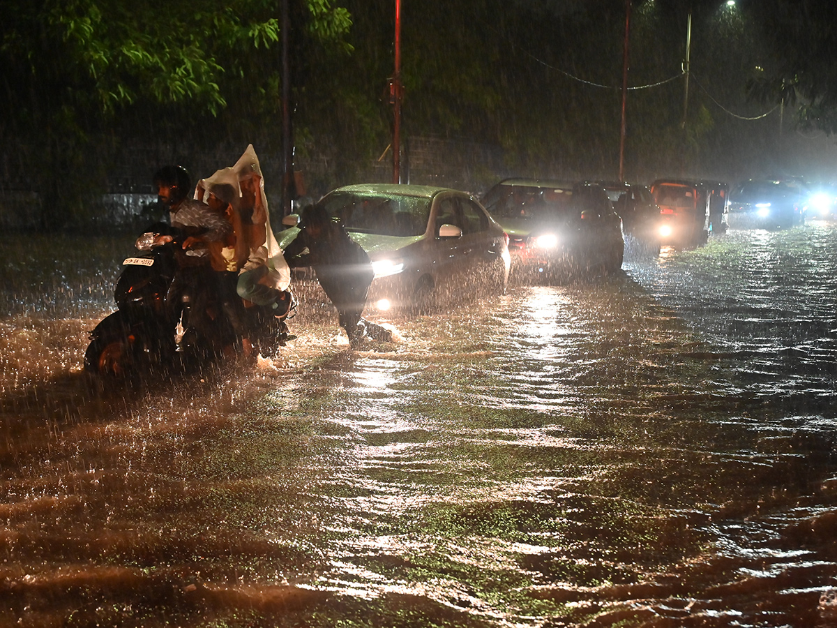 Heavy Rain in Hyderabad LIVE Updates12