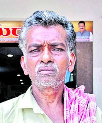 వారి కష్టాలు  చూసే ‘ఉచిత భోజనం’ 
1