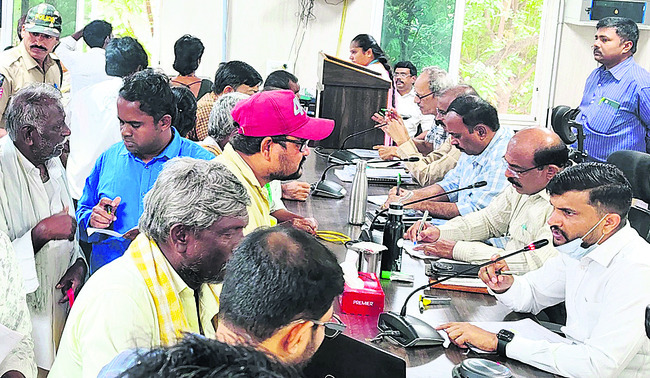 నేడు కలెక్టరేట్లో ‘పరిష్కార వేదిక’ 1