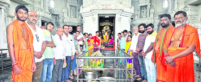 యోగా విద్యను పాఠ్యాంశాల్లో చేర్చాలి2