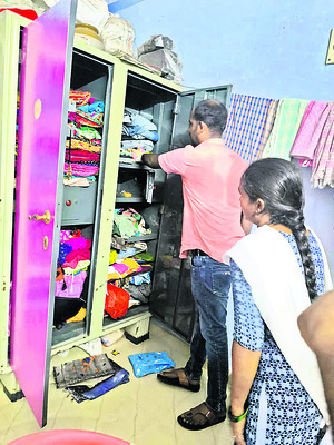 దొంగల బీభత్సం1