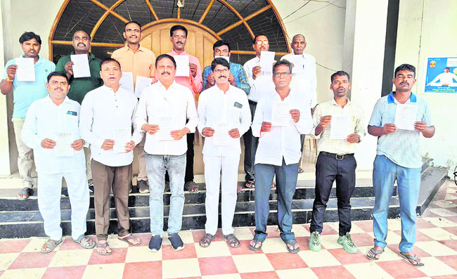 యోగా విద్యను పాఠ్యాంశాల్లో చేర్చాలి1