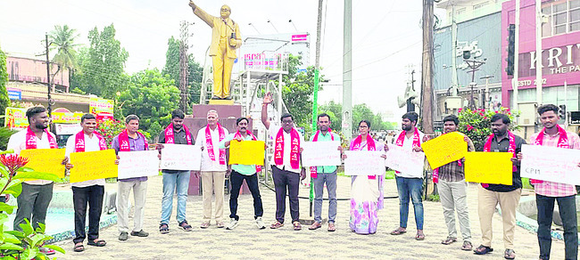 బీసీలపై బీజేపీ, బీఆర్‌ఎస్‌కు చిత్తశుద్ధి లేదు
2