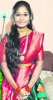 మనస్తాపంతో యువతి ఆత్మహత్య1