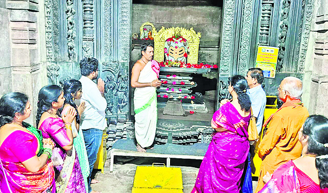 రామప్ప శిల్పకళ అద్భుతం
2