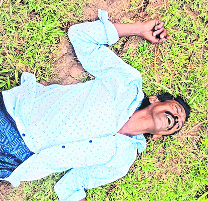 రెండు ద్విచక్ర వాహనాలు ఢీ.. నలుగురికి తీవ్ర గాయాలు 1