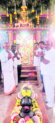 అట్టహాసంగా అగ్నిగుండ ప్రవేశం3