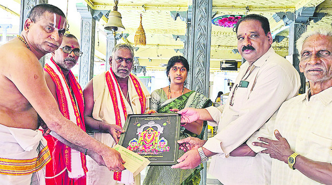 అన్నప్రసాద భవనానికి విరాళాలు 1