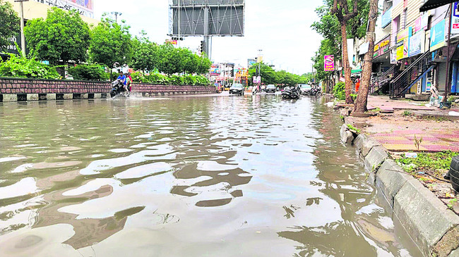 దంచికొట్టిన వాన2