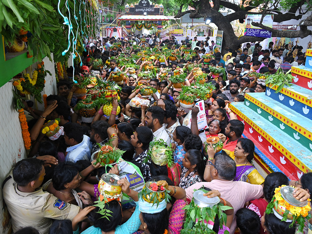 Devotional : Sravanamasam Bonalu 2025 at Nalgonda Photos11
