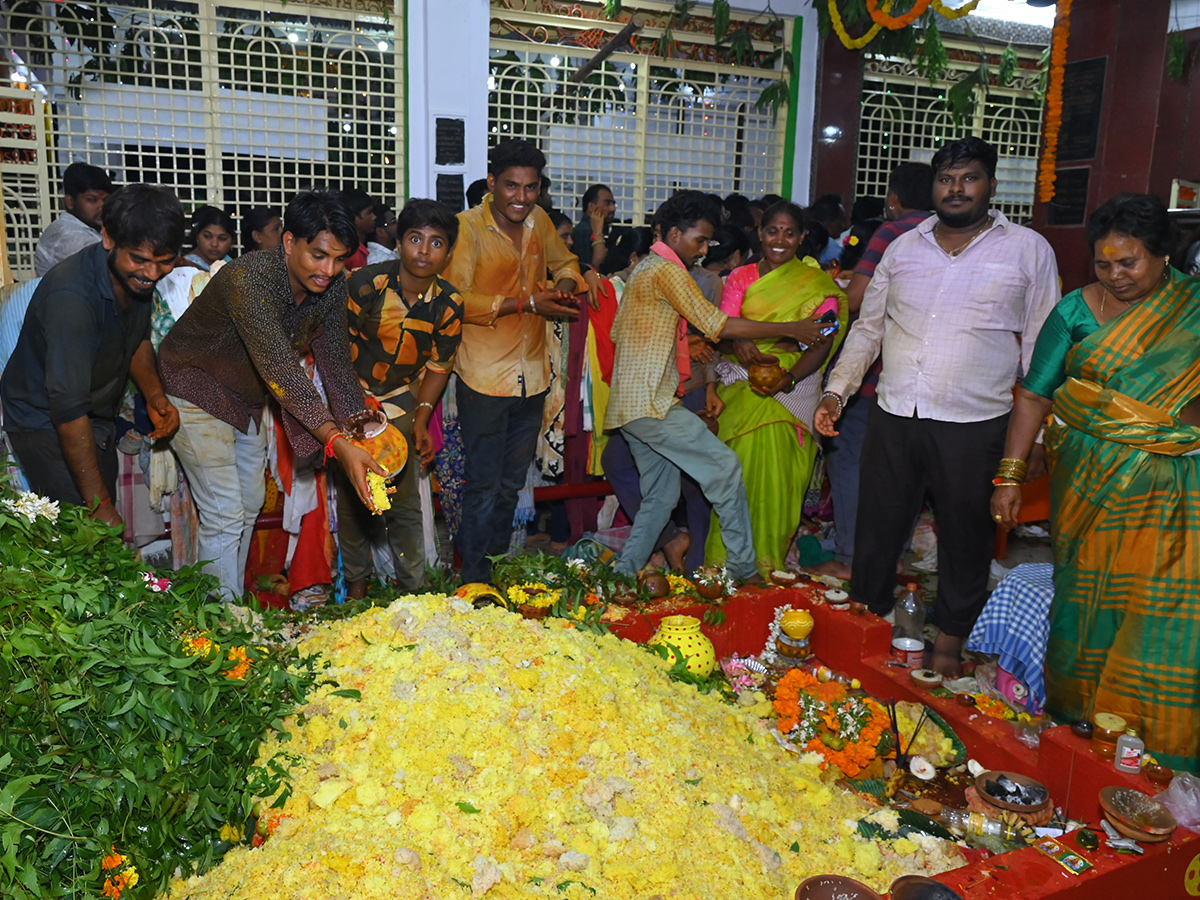 Devotional : Sravanamasam Bonalu 2025 at Nalgonda Photos7