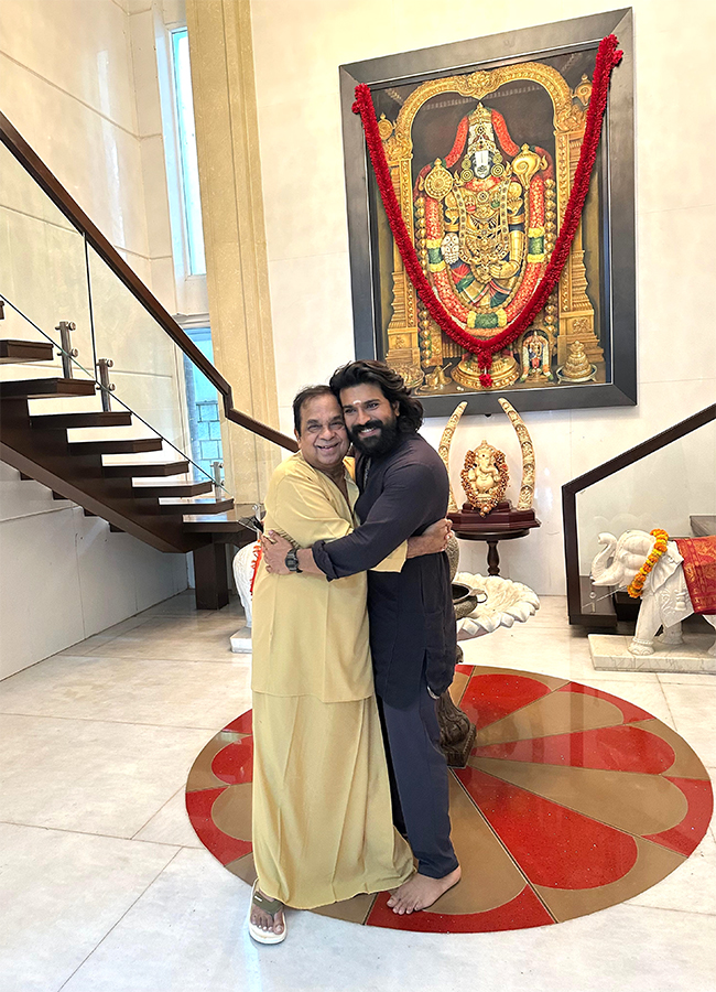 Ram Charan At Brahmanandam House Photos2