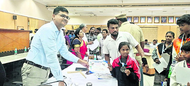 పోలీసుల అదుపులో నిందితులు..? 1