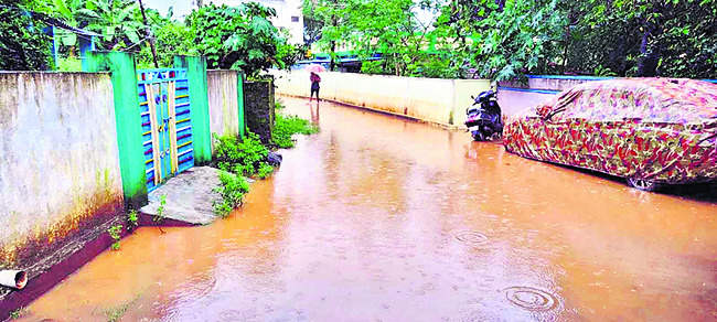 కుదిపేసిన కుండపోత వర్షం 1