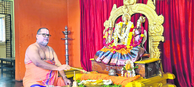 రామయ్యకు  ముత్తంగి అలంకరణ1