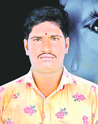 విద్యుత్‌ అధికారుల నిర్లక్ష్యానికి యువకుడు బలి2