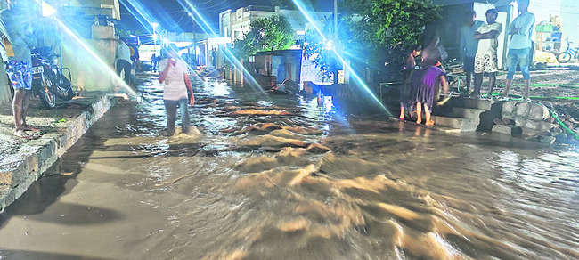 గౌరికుంటతండా జలమయం 1