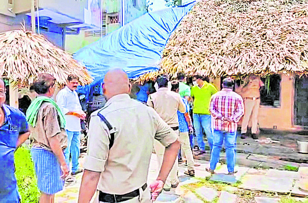 వేర్వేరు ప్రాంతాల్లో అనుమానాస్పద స్థితిలో ఇద్దరి మృతి  2