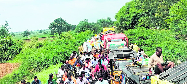 భక్తుల కష్టాలు కనుమా?2