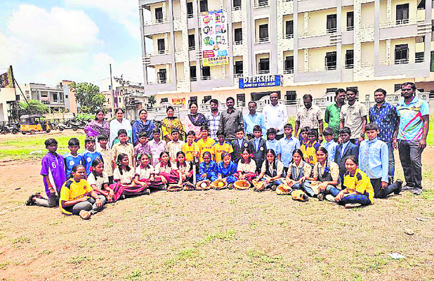 బేస్‌ బాల్‌ ఎంపిక పోటీలు 1