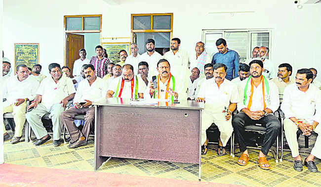 అనుమతులు ఇవ్వొద్దు 
1