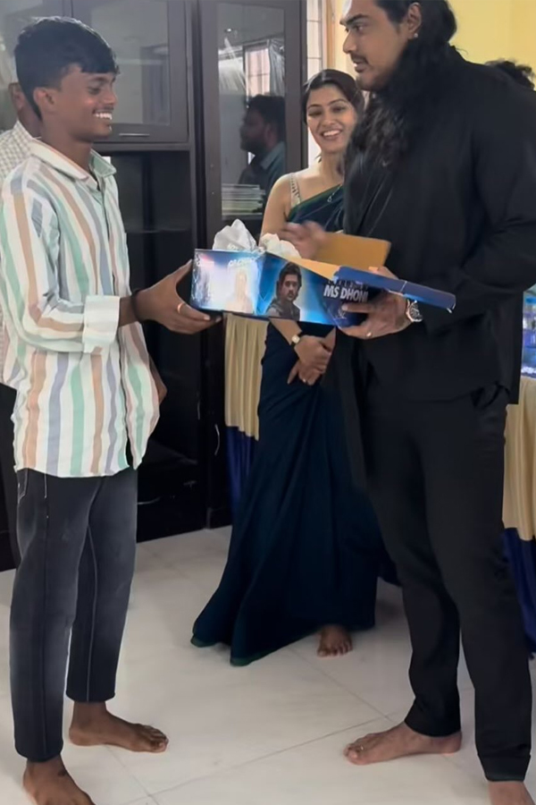 Hanuman Actress Varalakshmi And Her Husband With Orphans Photos7