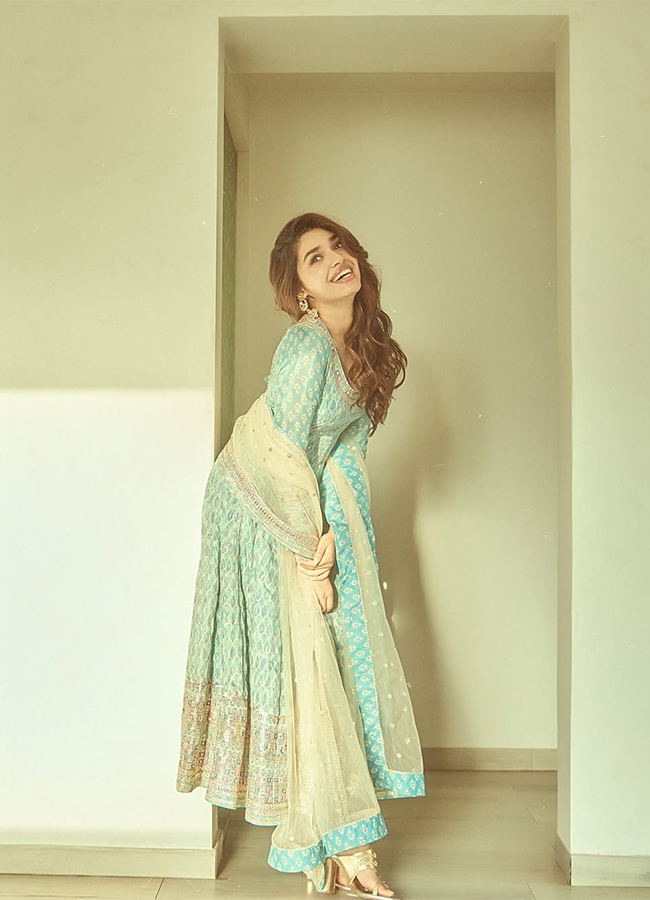 Tollywood Actress Krithi Shetty HD New Photos4