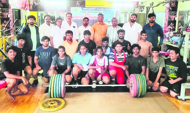 వెయిట్ లిఫ్టింగ్ కోనసీమ జట్టు ఎంపిక 1