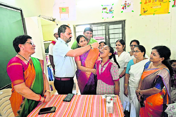 అంగరంగ వైభవంగా వేడుకలు1