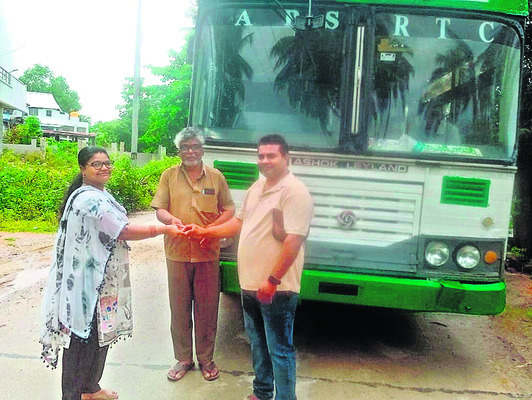 ఆర్టీసీ బస్సు డ్రైవర్ నిజాయితీ 1