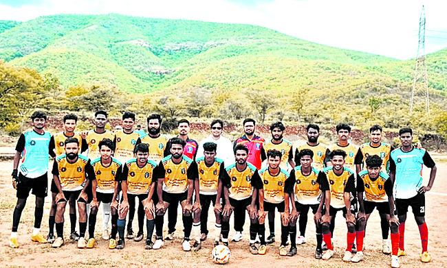 అంధకారంలో 15 గ్రామాలు 1