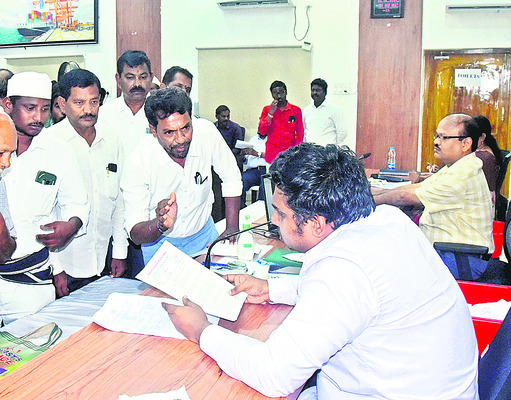 రెవెన్యూ శాఖ వినతులే అధికం1