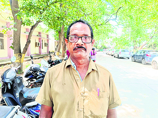 ఫ్రీ బస్సు మీద కస్సుబుస్సు3