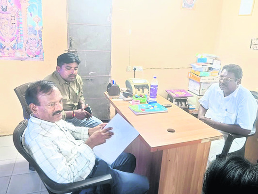 బొబ్బిలిలో రెడ్‌బుక్‌ రాజ్యాంగం! 1