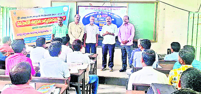 కురవి పోలీస్స్టేషన్ తనిఖీ
2