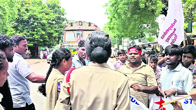 సమస్యలు పరిష్కరించకుంటే ఉద్యమం ఉధృతం1
