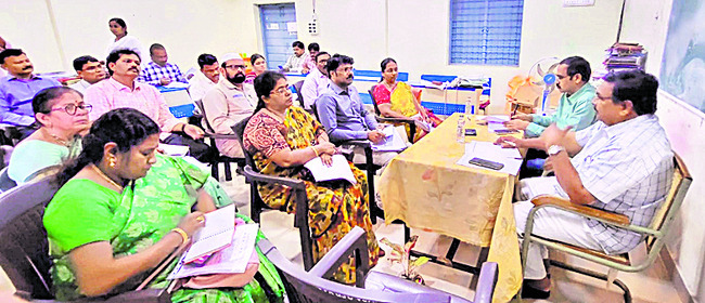 స్వాతంత్య్ర దినోత్సవ ఏర్పాట్లపై సమీక్ష 1