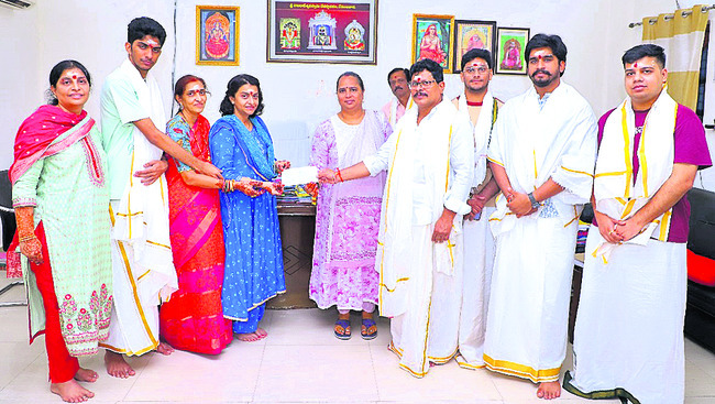 నిధులు విడుదల చేయండి1