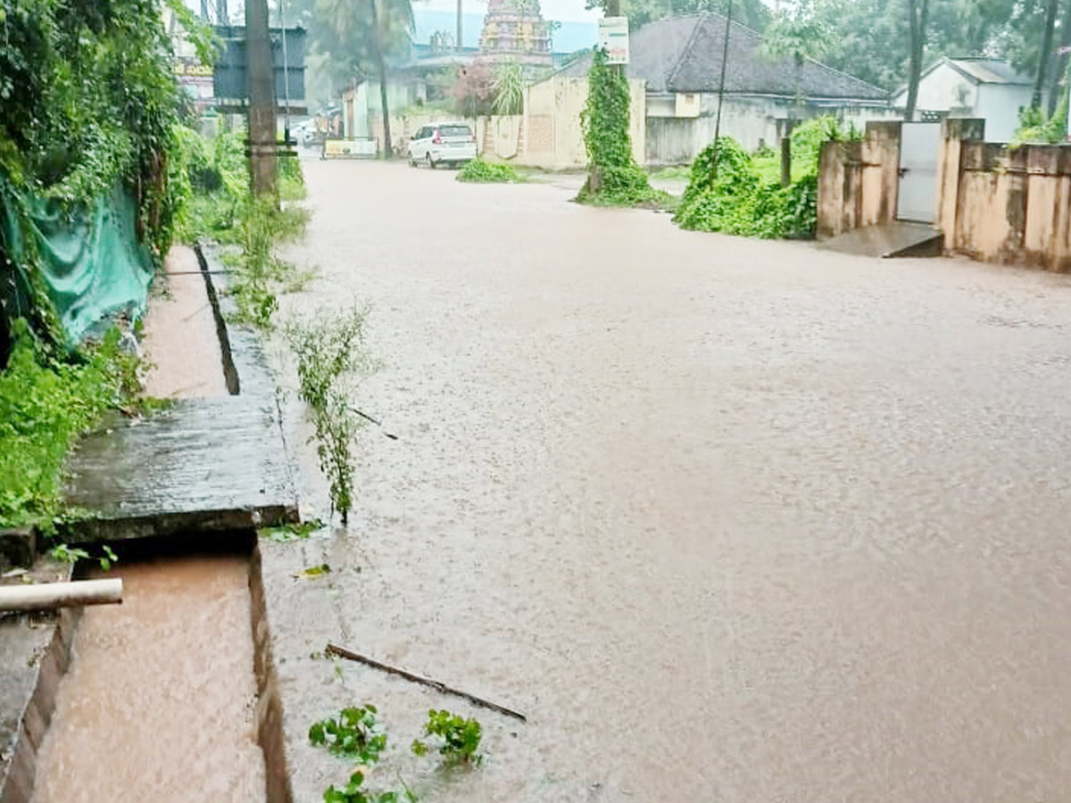 Heavy Rains In Telugu States Photos12