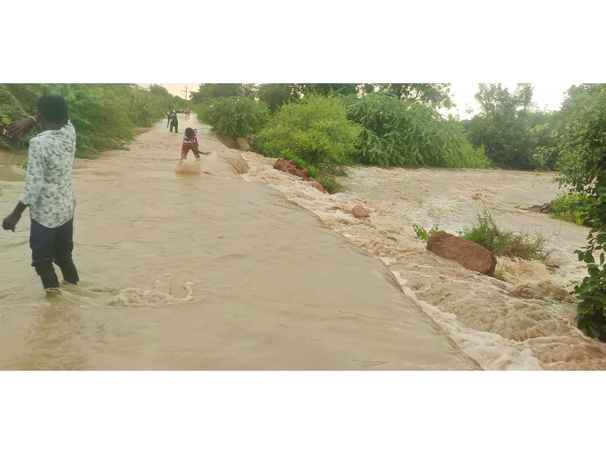 Heavy Rains In Telugu States Photos14