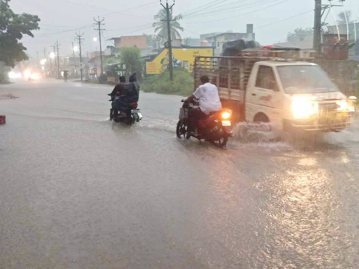 Heavy Rains In Telugu States Photos23
