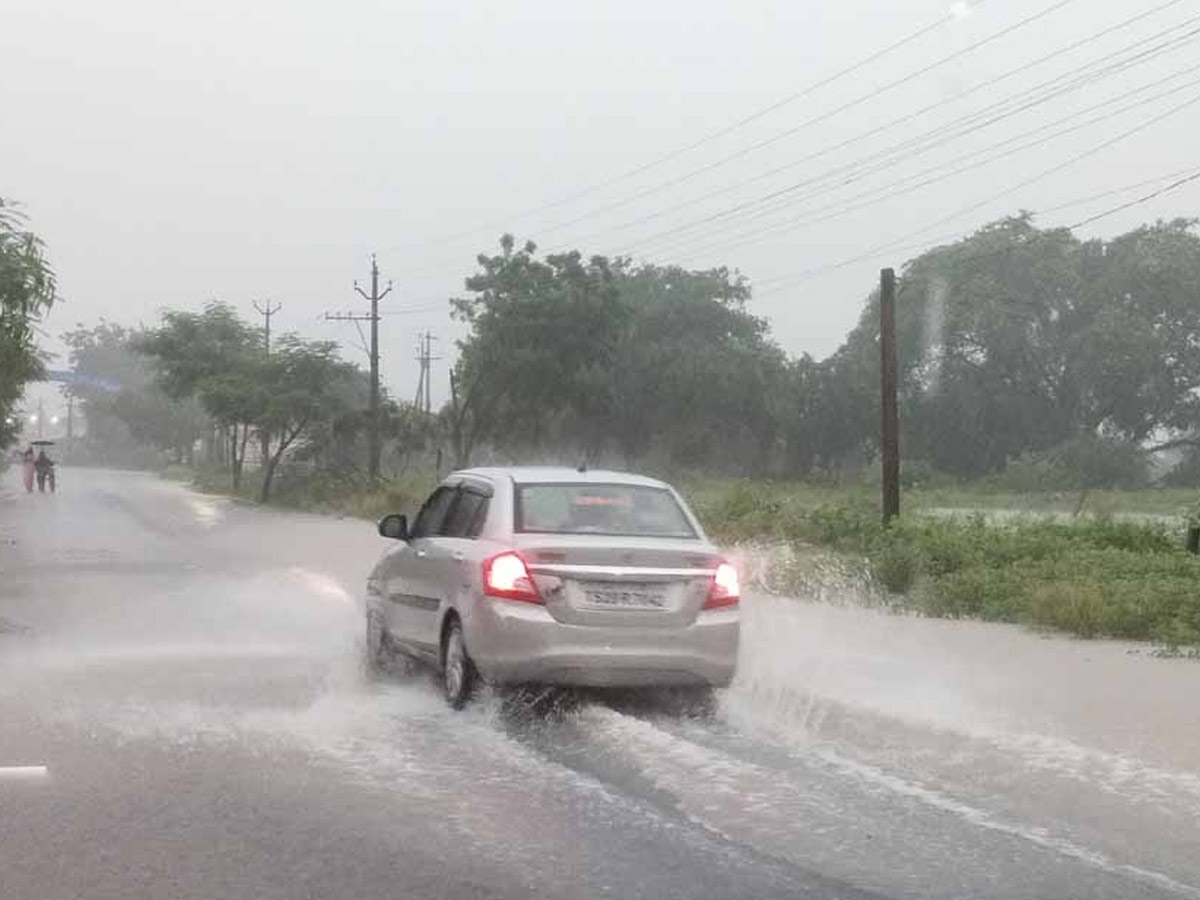 Heavy Rains In Telugu States Photos25