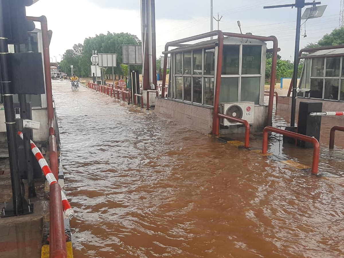 Heavy Rains In Telugu States Photos26