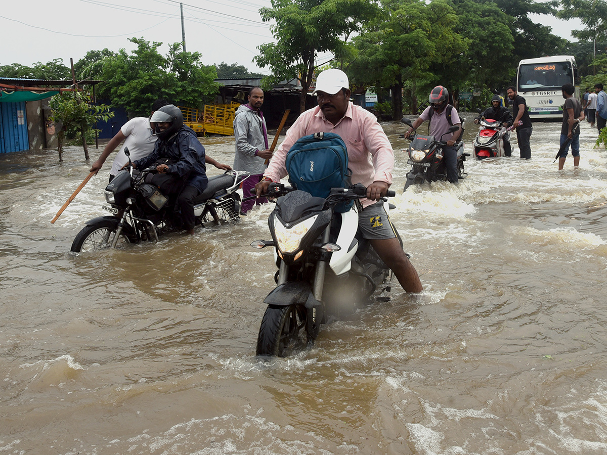 Heavy Rains In Warangal Photos9