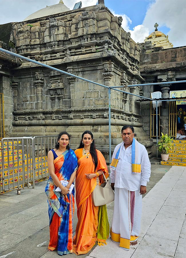 Tollywood Actress Laya At Simhachalam Temple Photos10