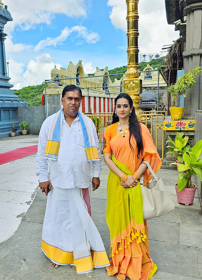Tollywood Actress Laya At Simhachalam Temple Photos11