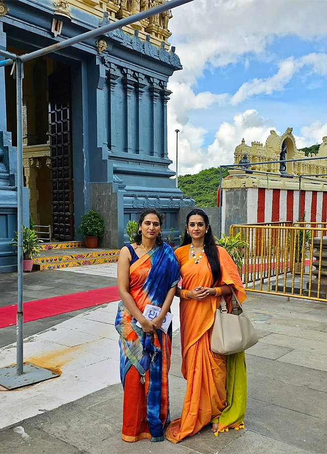 Tollywood Actress Laya At Simhachalam Temple Photos12